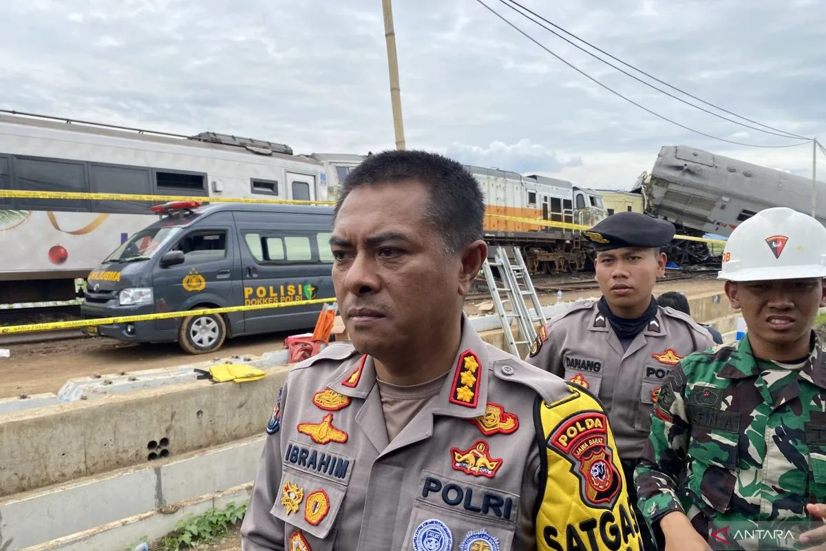 Empat orang meninggal akibat kecelakaan kereta api di Bandung