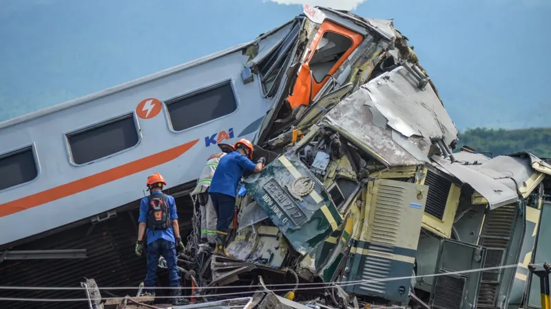 Kecelakaan kereta api di Cicalengka Bandung, pakar sebut perlu sistem pemberhentian otomatis walau harganya mahal